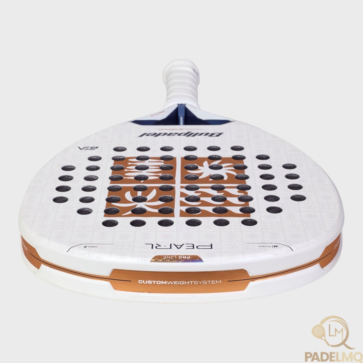 Bullpadel Pearl 2027 padelracket – detail frame en Custom Weight System – PadeLMQ